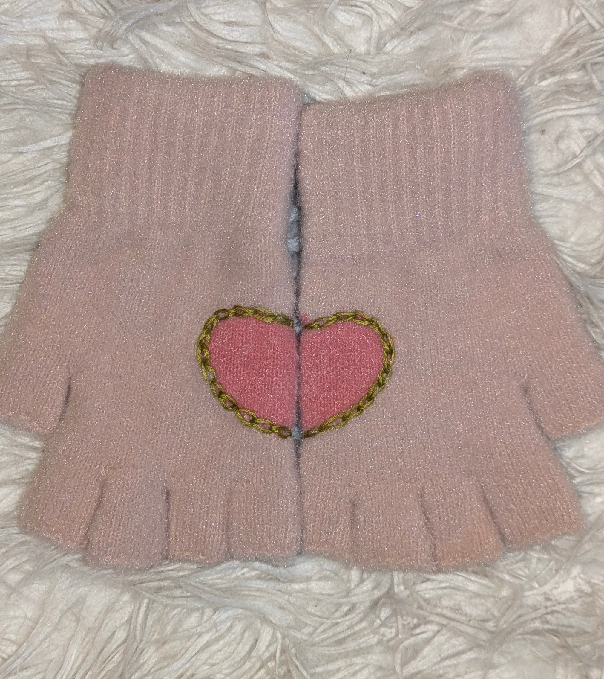 Cœur— Hand-Embroidered Valentine Gloves